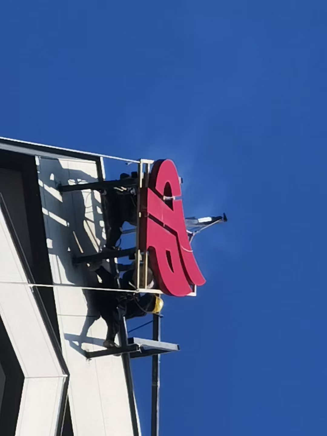 樓頂發(fā)光字制作安裝 (14).jpg